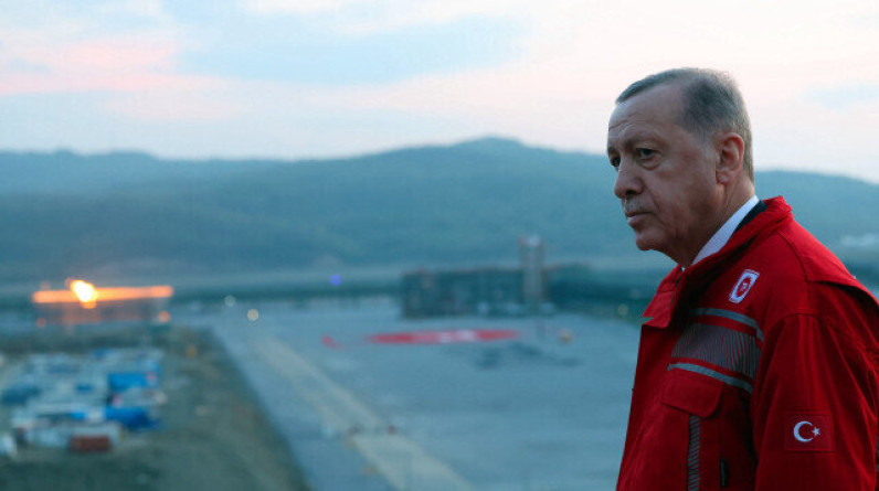 أردوغان يحتفي بضخ غاز البحر الأسود